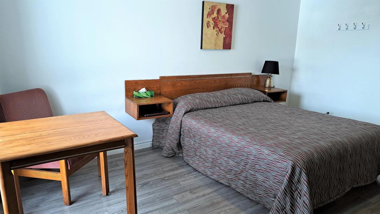 Motel Bonsoir Joliette Exteriör bild