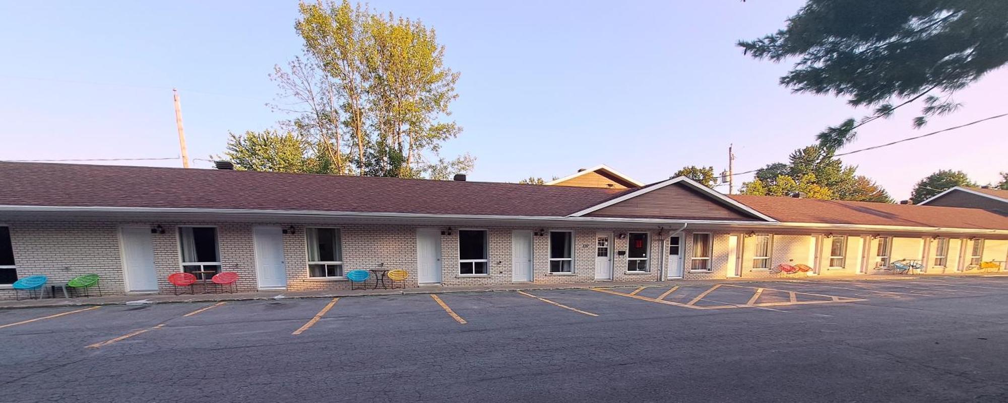 Motel Bonsoir Joliette Exteriör bild